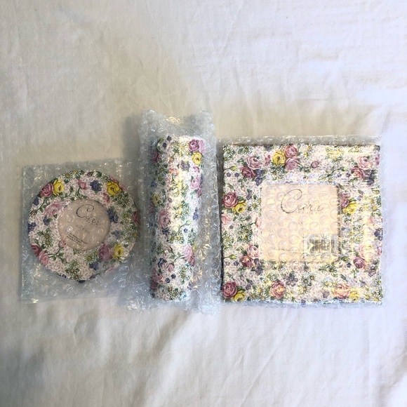 Floral Ceramic Picture Frames and Bud Vase Set - Ceramic Chintz Floral Carr - Picture 7 of 10